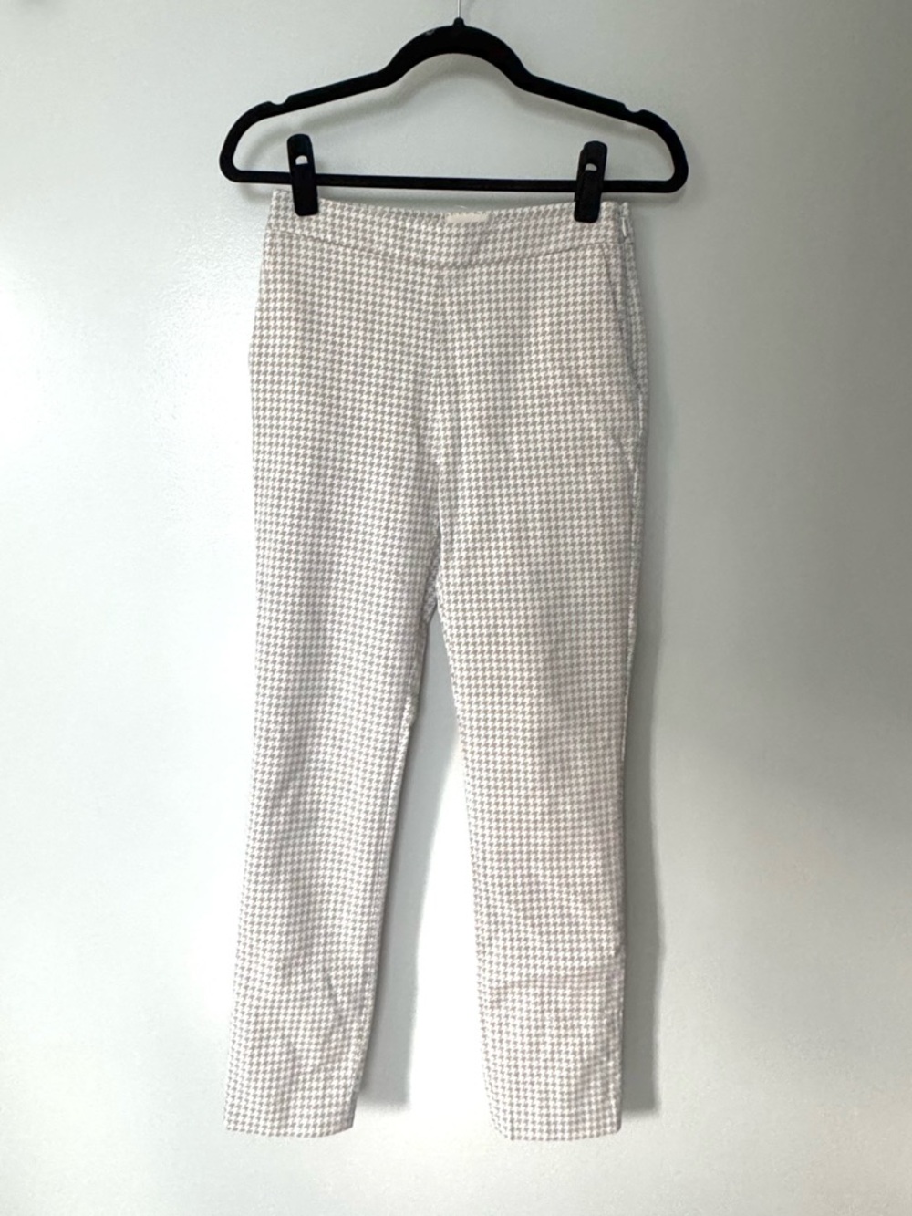 Sezane Clara trousers in ecru houndstooth